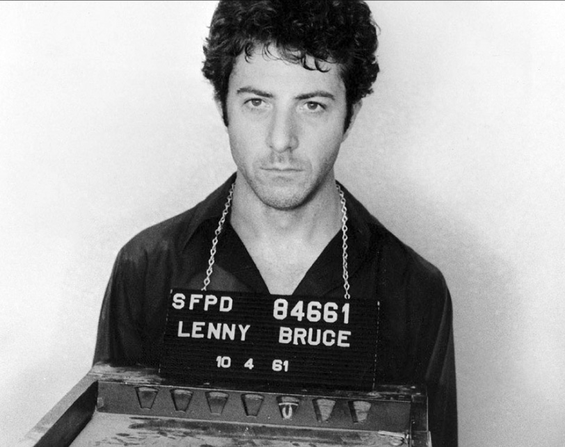Polizeifoto von Dustin Hoffman als Lenny Bruce